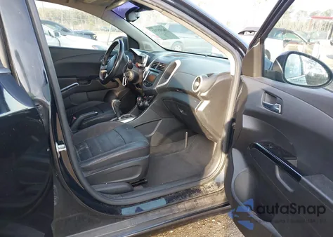 2013 Chevrolet Sonic Rs Auto z USA, uszkodzony, nr VIN 1G1JG6SB2D4152144